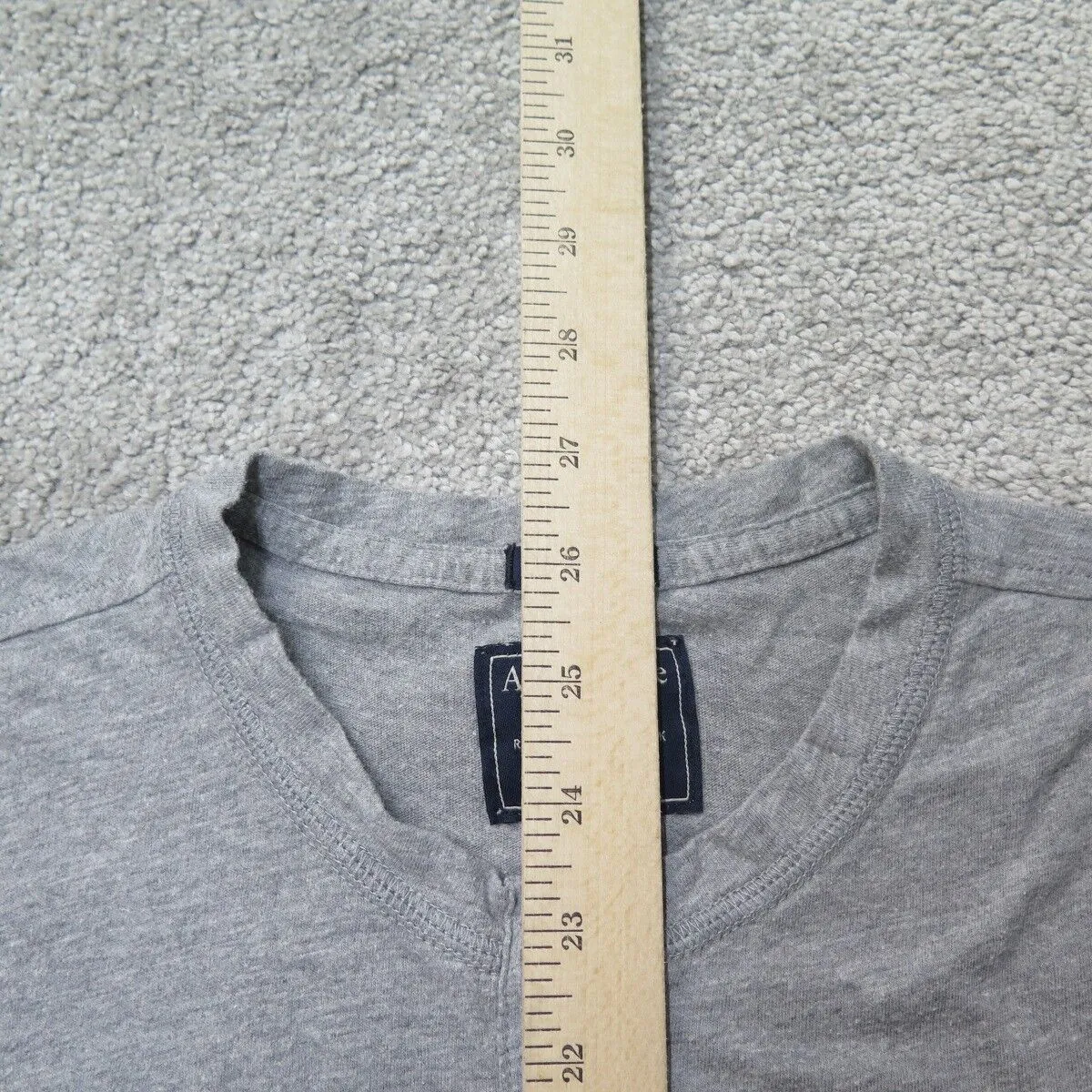 Abercrombie & Fitch Shirt Mens Medium Gray Henley Neck Tee Short Sleeve Outdoor