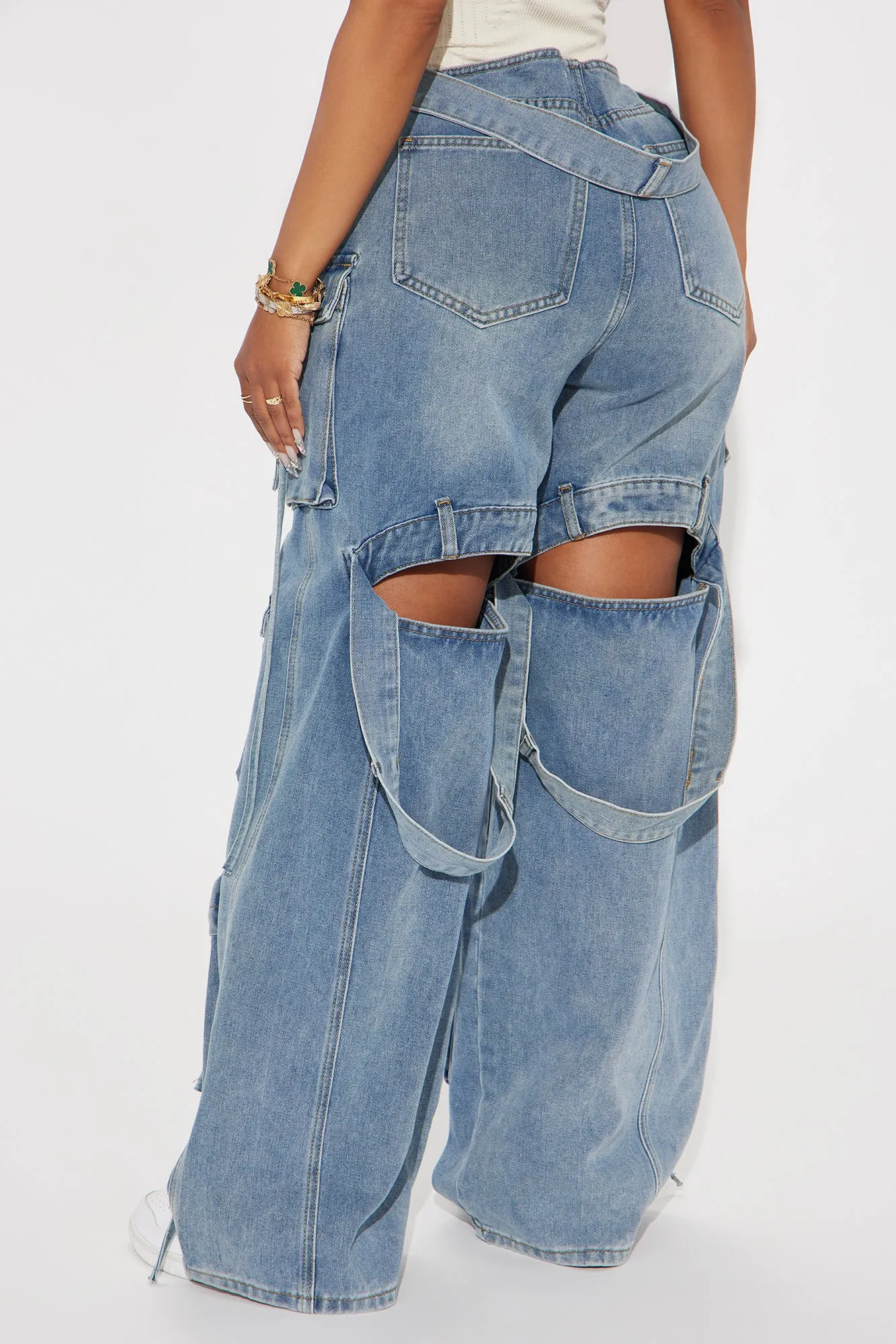 According To You Baggy Cargo Jeans - Medium Wash