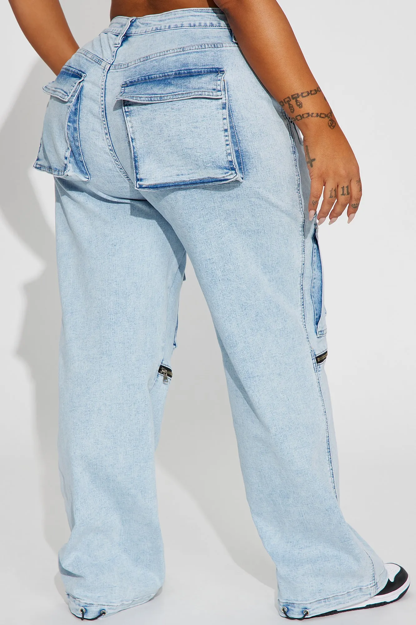Back In The Day Cargo Jeans - Light Wash