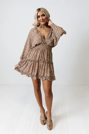Chic Discovery Floral Dress in Latte