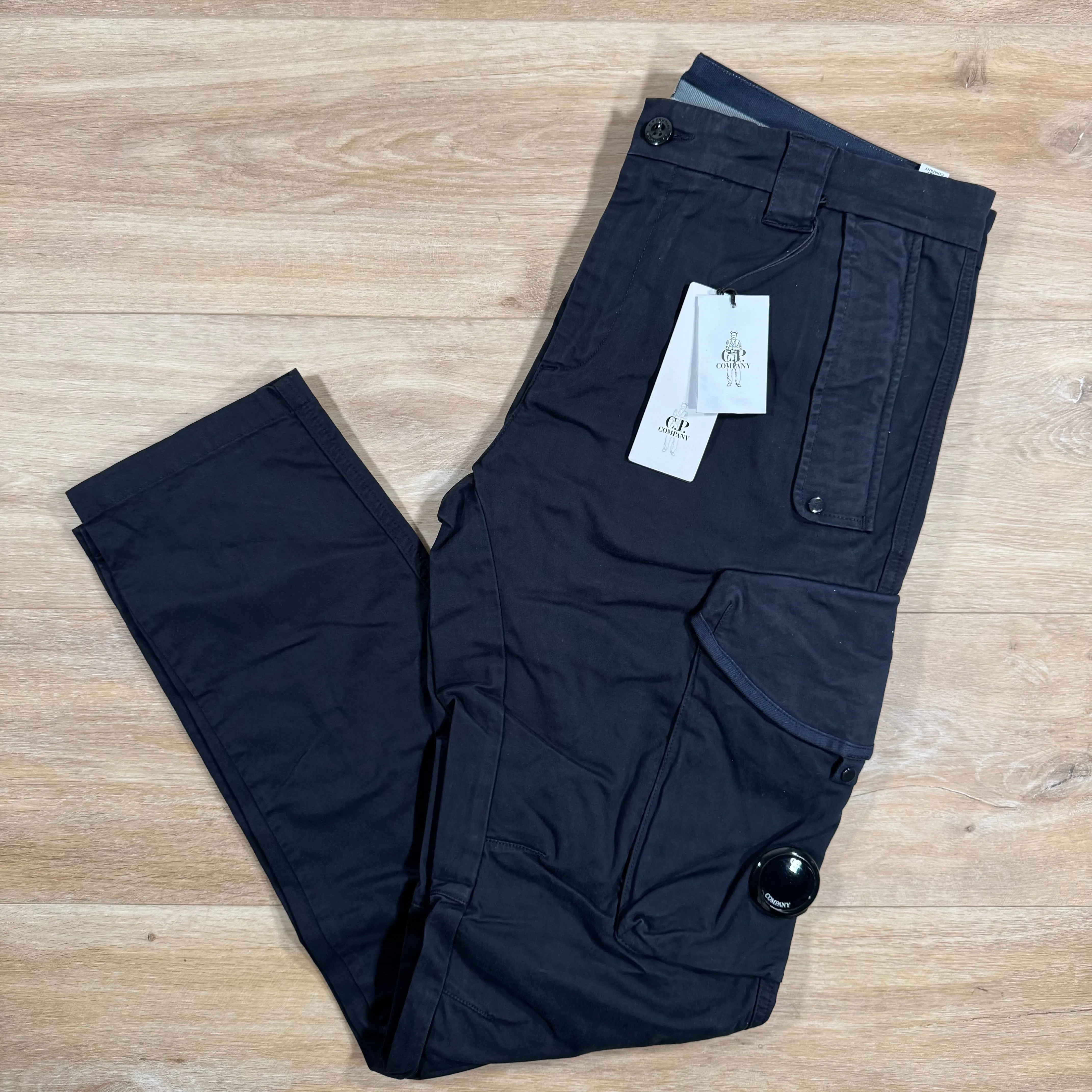 C.P. Company Stretch Sateen Ergonomic Lens Cargo Pants in Navy
