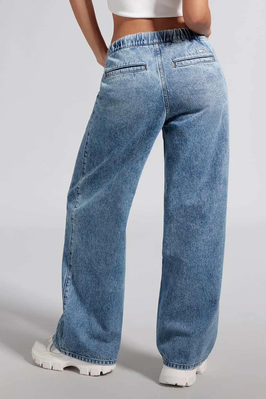 Straight-Leg Jeans With Elastic Waist